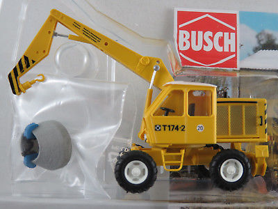 Busch-42890-Weimar-Mobilbagger-T174-2-1974-mit-Schachthalter.jpg