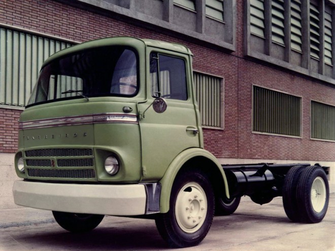 Camion BARREIROS Saeta 1957-65.jpeg