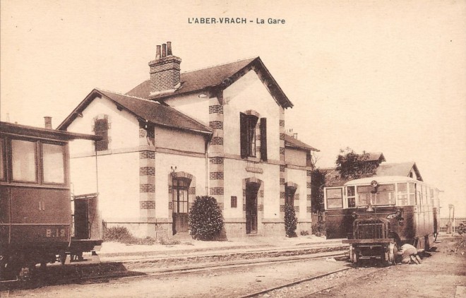 29 - L'Aber-Vrach la gare et l'autorail ligne de Plabannec Aber-Vrach.jpg