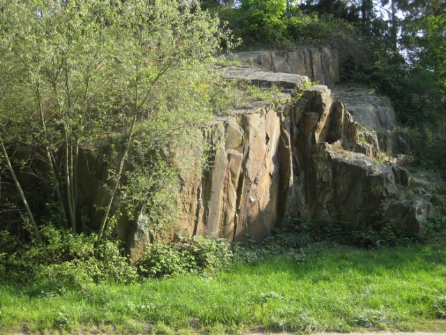 rocher tubize.jpg