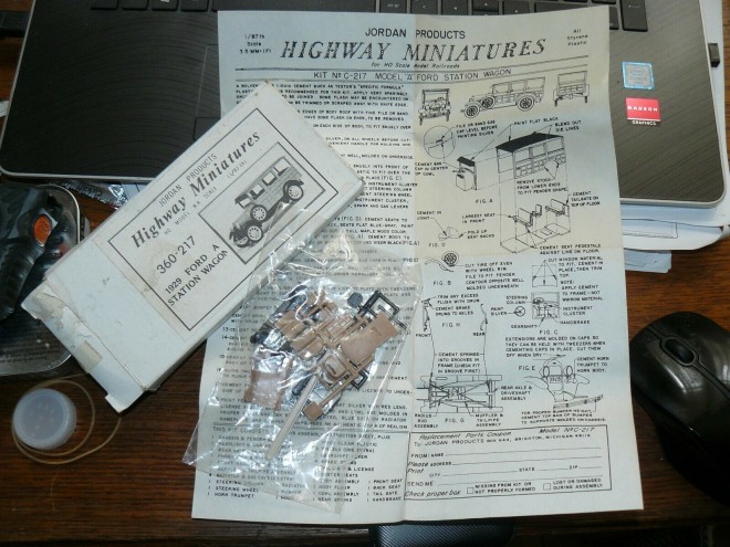Highway Miniatures 217 1929 Ford Model A Station Wagon 11.jpg