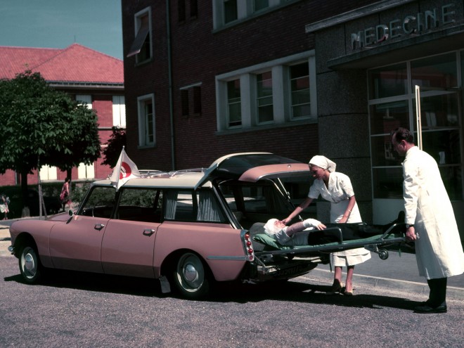 citroen_id_19_ambulance_1.jpeg
