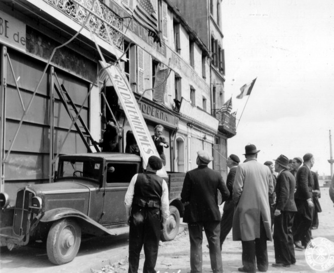 1944-06-28 Renault YFD 01.jpg