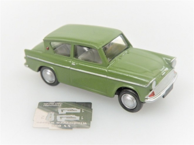 Ford Anglia - V&V Modell 2.jpg