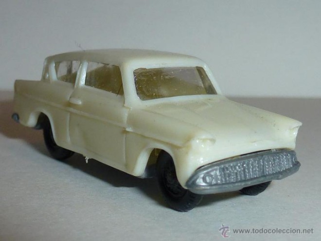 Ford Anglia - EKO.jpg