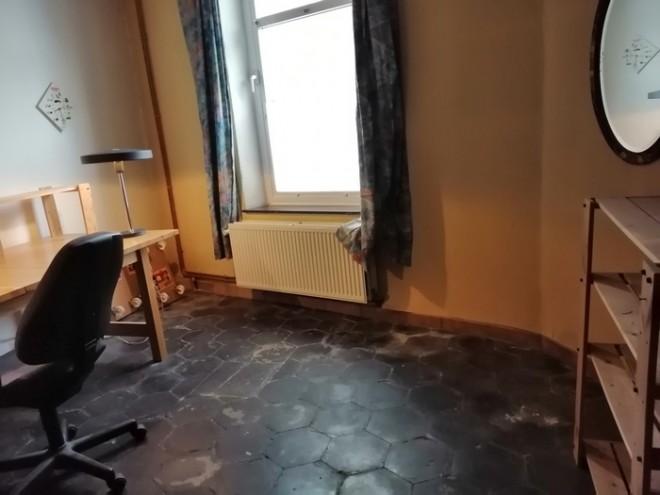 bureau.jpg