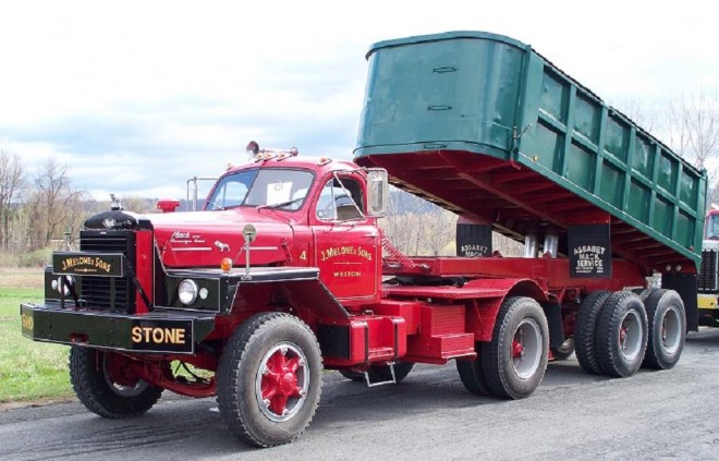 Mack B 80 (2).JPG