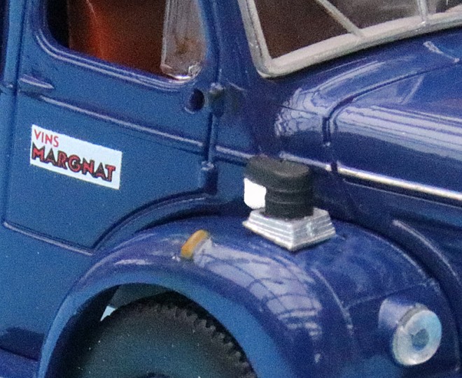 filtre a air Berliet 800.jpg