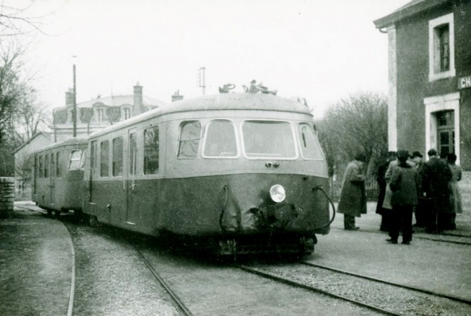 89 - Chablis. CFD-Yonne ligne Laroche - L'Isle-Angély. Cliché Jacques Bazin. 11-03-1951.jpg
