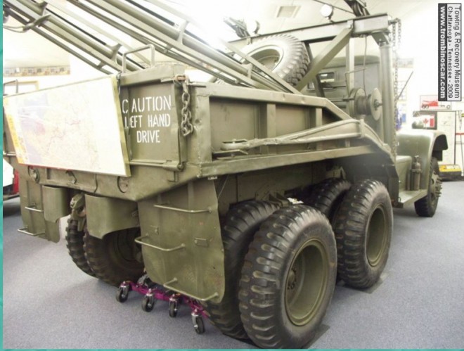 DiamondT-4T-Wrecker-05.JPG