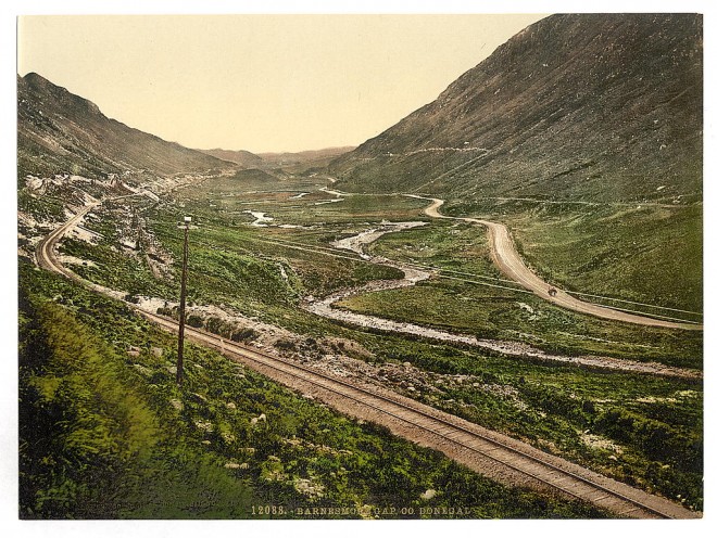 Barnesmore_Gap._County_Donegal,_Ireland_LOC_4426670201.jpg