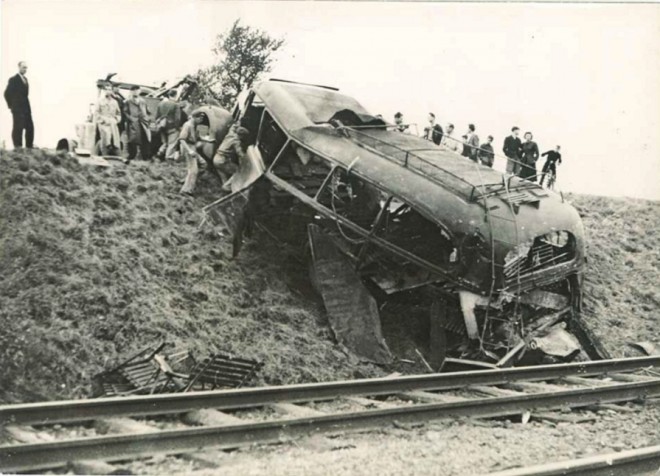 accident de train - autocar des usines de la Marine d'Homécourt  Passage à niveau d'Hatrize 8-09-1950.jpg