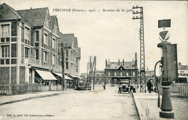 80 - Péronne - 1926 - Avenue de la gare.jpg