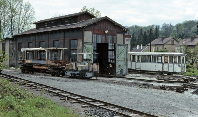 1977-05-002vm.jpg