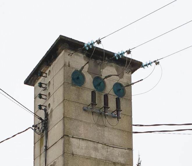 Isolateurs poste de transfo.jpg