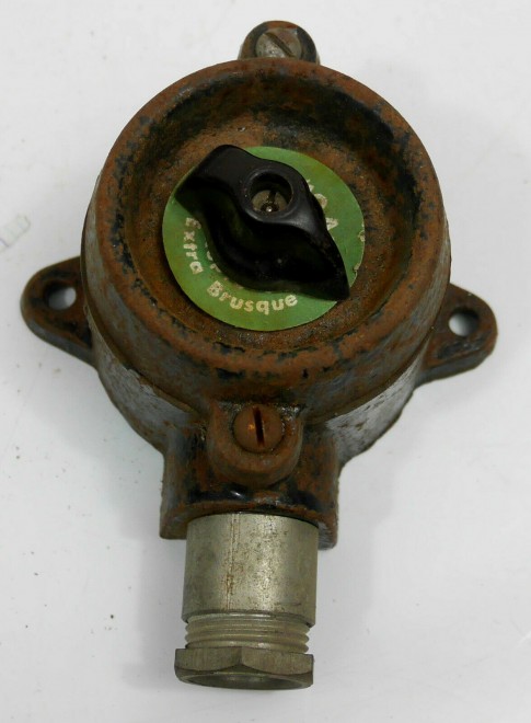 interrupteur ancien.jpg