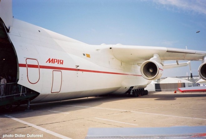 An-225_Le_Bourget_2001-c.jpg