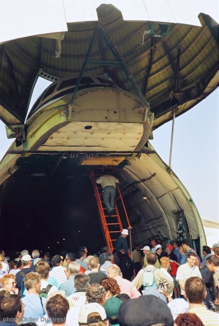 An-225_Le_Bourget_2001-h.jpg