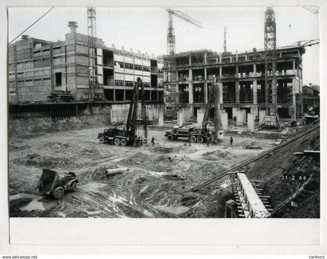 1965 Construction des abattoirs de la Villette 02.jpg