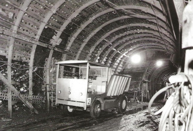 Tunnel 1.jpg