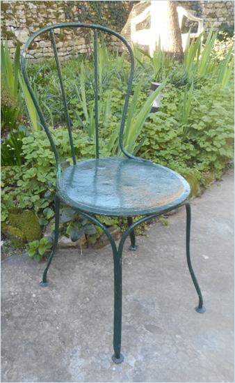 Chaise métallique.jpg