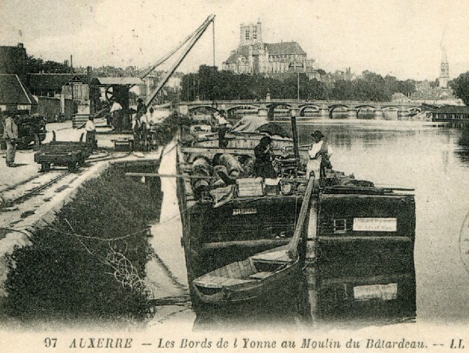 89 - Auxerre - Les Bords de l'Yonne au Moulin du Batardeau - LL 97.jpg