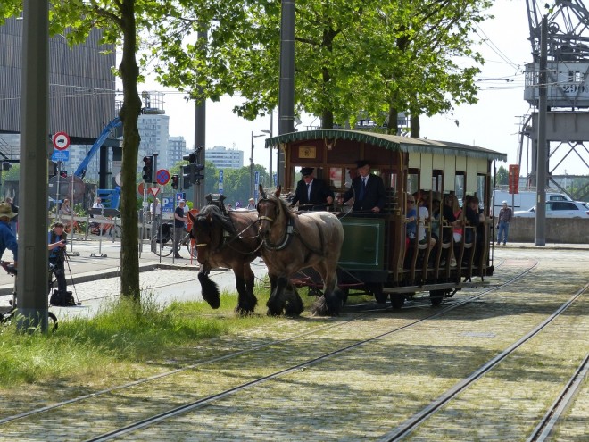 10 tram hippomobile.jpg