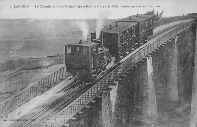 52 - Le Chemin de Fer à Crémaillère reliant la Gare à la Vi.jpg