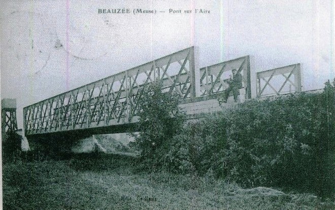 330-Beauzée pont routier et ferroviaire.jpg