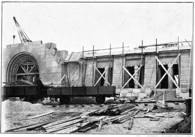 377-Douaumont-Ossuaire-en-construction2.jpg