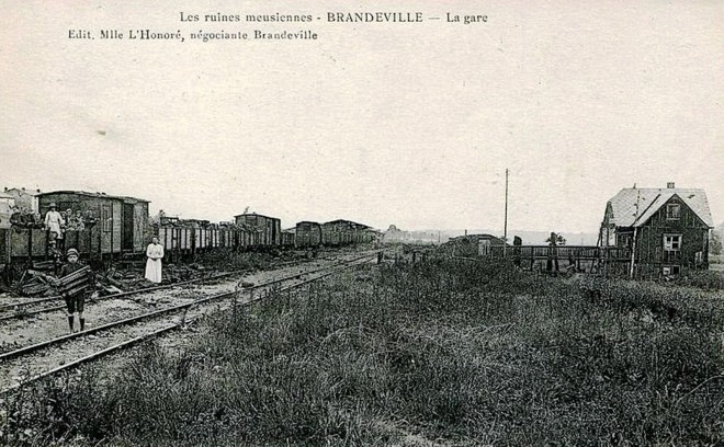 468-Brandeville_-_La_Gare_03.jpg