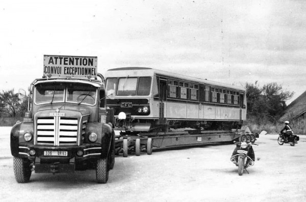 Berliet TBO + autorail corse.jpg