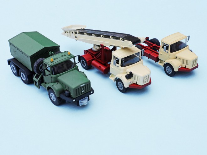 Les 3 Berliet 1500 copie.jpg