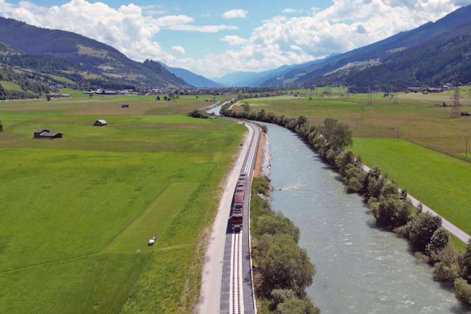 2246698_bigpicture_853543_pinzgaubahn5.jpg