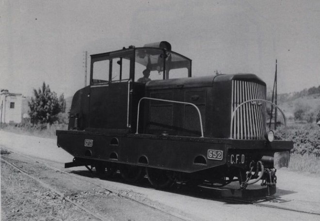 locotracteur-c.f.d.-n-652-construit-a-latelier-des-jalots-en-1948.-collection-j.c.-riffaud-_690.jpg