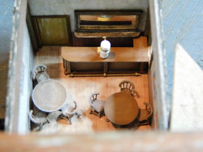 Aménagement du Saloon du Devil's-Gulch 021.JPG