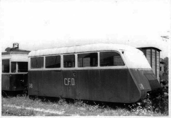 25 - Doubs -Pontarlier - Autorail CFD (Chemin de fer du Doubs) Remorque autorail Renault Photo Boegli 1952.jpg