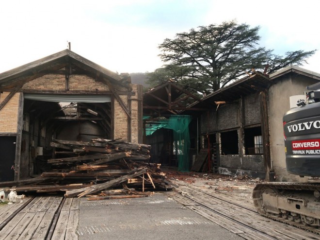 le-batiment-de-wagonnage-est-en-cours-de-demolition-photo-le-dl-isabelle-calendre-1740593512.jpg