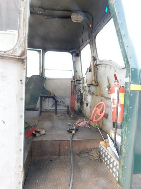 16 Locotracteur 351 Cabine.jpg