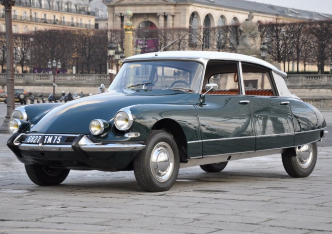 DS 19 1963.jpg