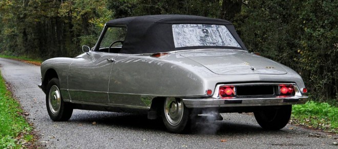 les-lignes-de-la-ds-cabriolet-sont-uniques-dans-le-paysage-automobile-photo-aguttes-1734113152.jpg