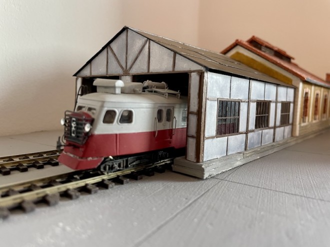 23-Remise autorails surélevée.jpeg