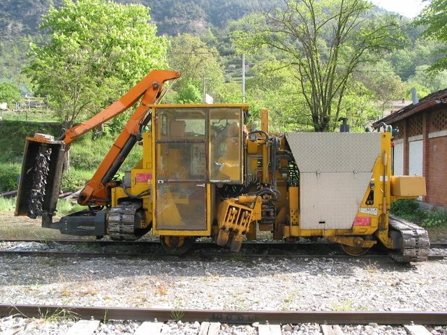 2004.05 (4) (800x600).jpg