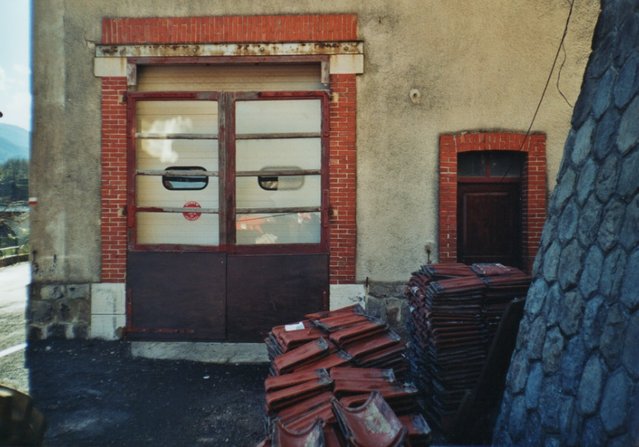 Entrée atelier peinture - 2001.jpg