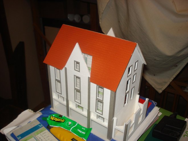 tuiles hotel.jpg