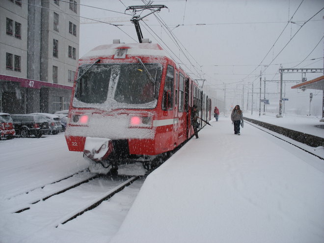 Rame BDeh 822 sous la neige à Martigny.JPG