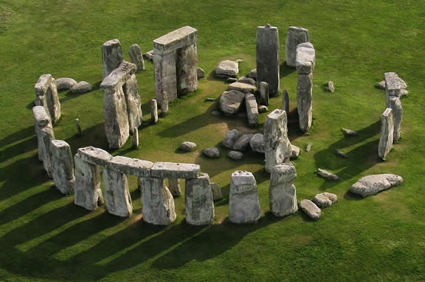 stonehenge[1].jpg
