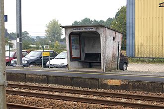 330px-Gare-landaul-mendon-abri.jpeg