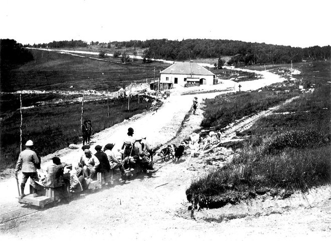 ECPA 14 18 Chaillot M2416 Ferme du Tanet Route des crêtes 13ème peloton 04-08-1916.jpg