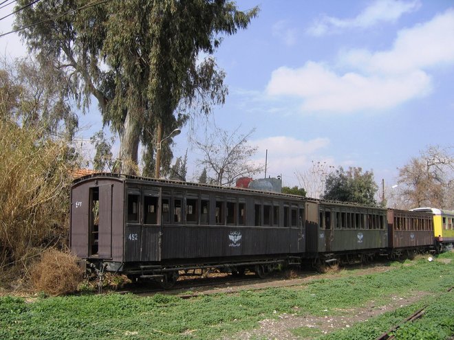 489 - SHR_Reisezugwagen Reinhardt Dietrich CC BY-SA 3.0.jpg